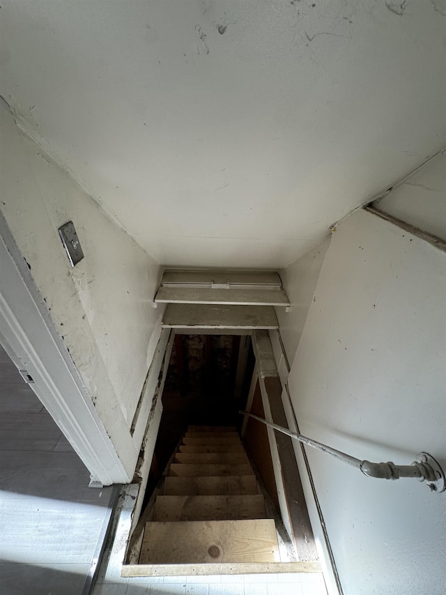 2209 N Washington St, Spokane, WA 99205 - view of staircase