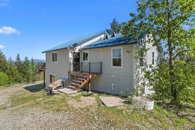 712 Alpen View Ln, Newport, WA 99156 - back of property with metal roof