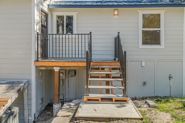 712 Alpen View Ln, Newport, WA 99156 - view of exterior entry with metal roof
