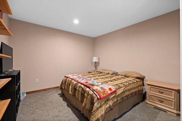 bedroom featuring carpet flooring, baseboards, and recessed lighting