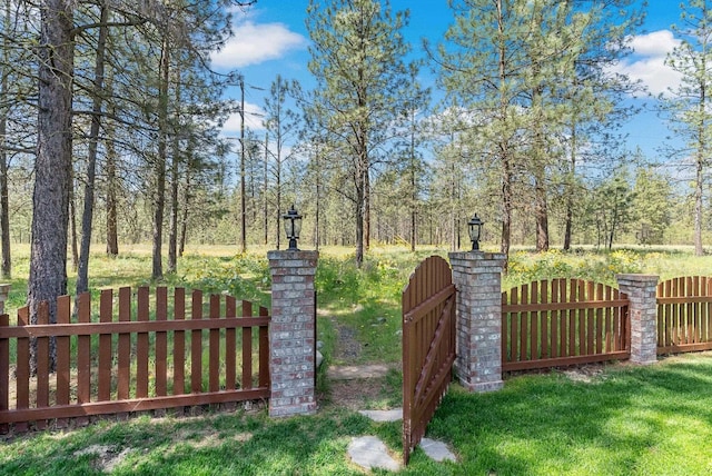 7007 N Tucannon Ct, Spokane, WA 99208 - view of gate