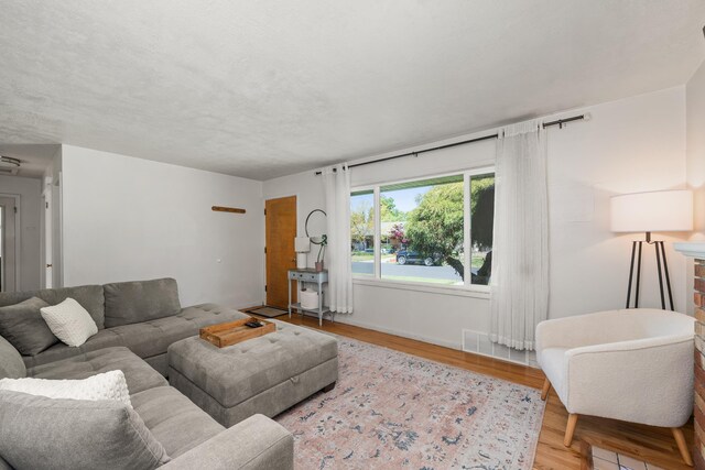 living area with light wood-type flooring