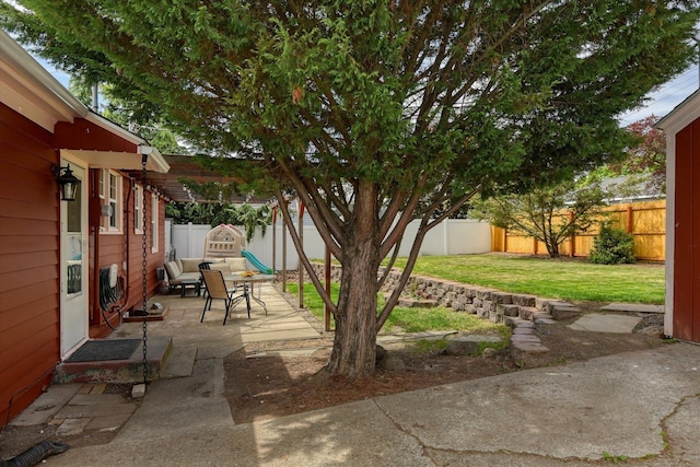 2410 W Upton Ave, Spokane, WA 99205 - view of yard with a patio