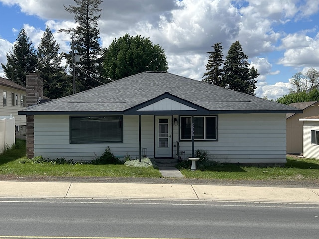 309 S Coal Creek Rd, Harrington, WA 99134 - view of front facade featuring a shingled roof