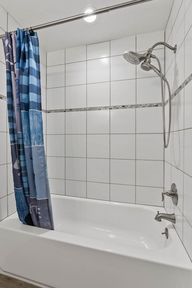16814 N Tamarac Ln, Nine Mile Falls, WA 99026 - full bath with shower / tub combo with curtain
