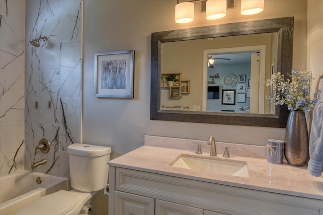 10812 N Fleetwood Ct, Spokane, WA 99208 - full bathroom with vanity, toilet, bathtub / shower combination, and a ceiling fan