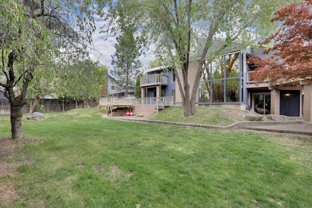 7101 N Greenwood Pl, Spokane, WA 99208 - view of yard featuring a balcony