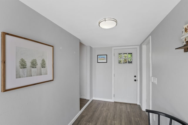1007 S Bowdish Rd, Spokane Valley, WA 99206 - foyer featuring wood finished floors and baseboards