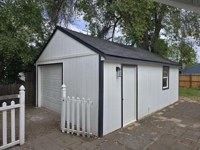 3019 E Augusta Ave, Spokane, WA 99207 - detached garage with fence