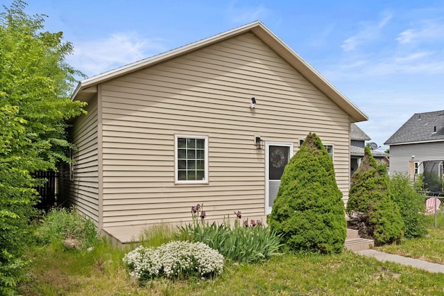 2212 W Gardner Ave, Spokane, WA 99201 - view of side of property with fence