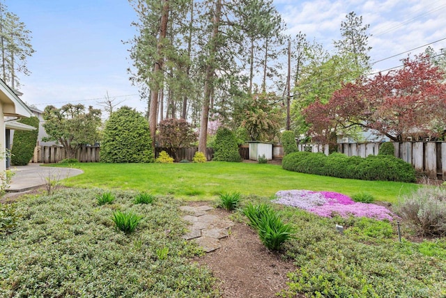 1610 E 35th Ave, Spokane, WA 99203 - view of yard featuring a shed and an outdoor structure