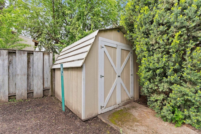 1610 E 35th Ave, Spokane, WA 99203 - view of shed featuring fence