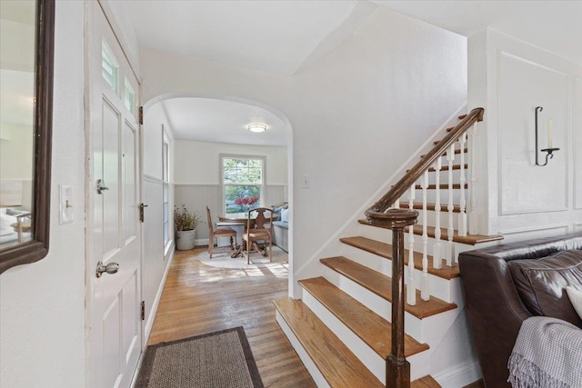 1421 N Sunderland Rd, Spokane Valley, WA 99206 - entryway with arched walkways, wood finished floors, and stairway