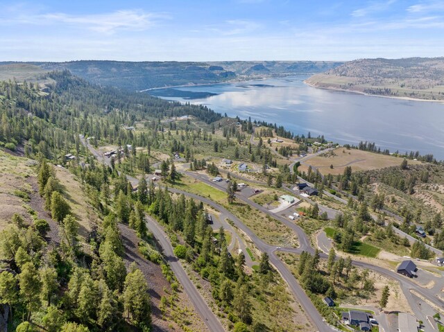 39510 Lakewind Dr N, Seven Bays, WA 99122