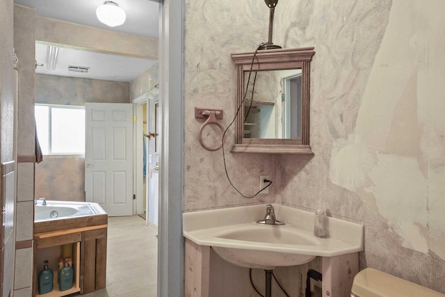 14203 E Belmont Rd, Mica, WA 99023 - bathroom featuring toilet