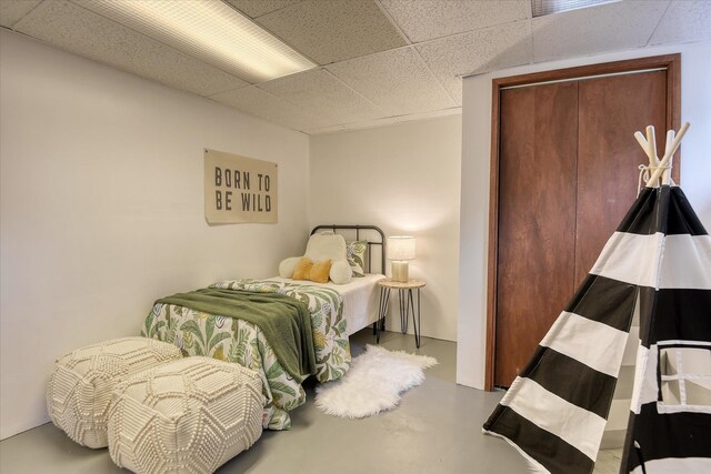 10228 N Whitworth Dr, Spokane, WA 99218 - bedroom featuring a textured ceiling and baseboards