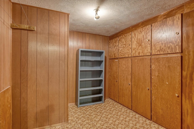 6923 N Hamilton St Unit 6923, Spokane, WA 99208 - walk in closet featuring light floors