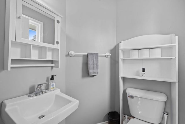 8214 N Jefferson Dr, Spokane, WA 99208 - bathroom featuring a sink and toilet