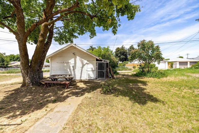 33 E Everett Ave, Spokane, WA 99207 - view of yard with an outbuilding