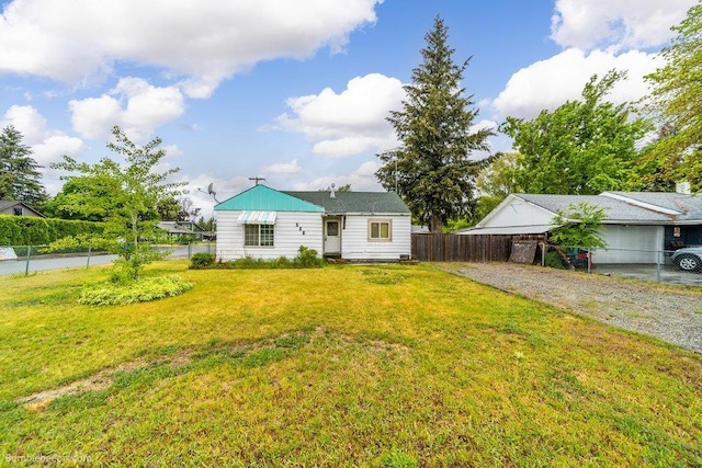 203 N Mcdonald Rd, Spokane, WA 99216 - view of front of house featuring gravel driveway