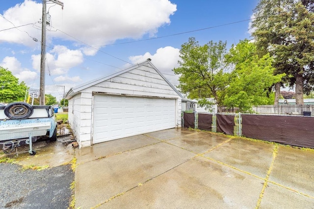 203 N Mcdonald Rd, Spokane, WA 99216 - detached garage featuring fence