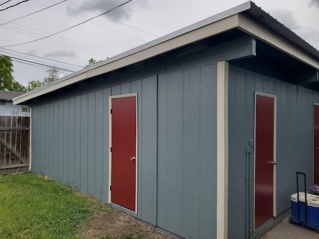 507 E Longfellow Ave, Spokane, WA 99207 - view of outdoor structure with fence