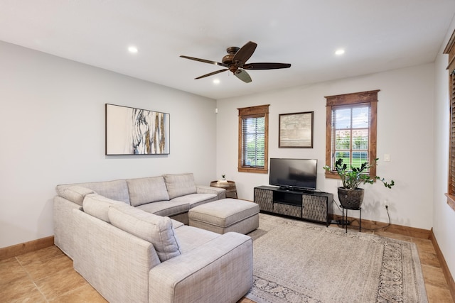 10204 N Wellen Ln, Spokane, WA 99218 - living area with ceiling fan, recessed lighting, and baseboards