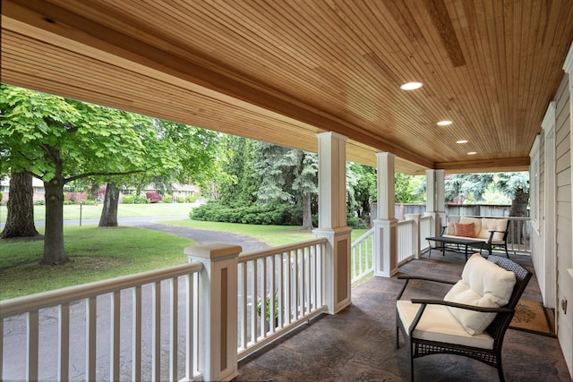 10204 N Wellen Ln, Spokane, WA 99218 - covered porch featuring a yard