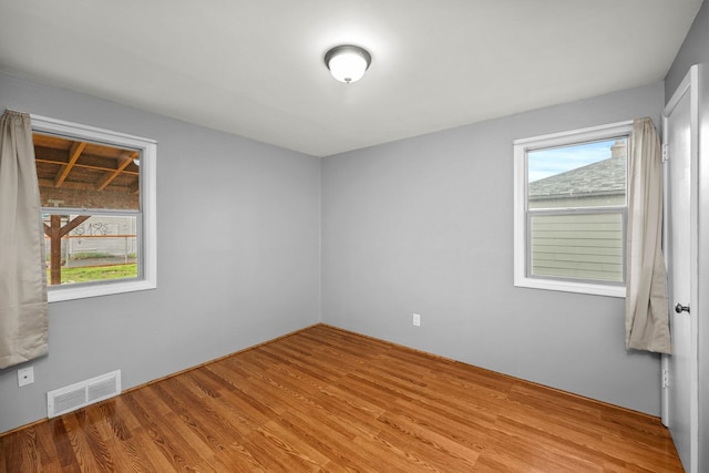 607 E Walton Ave, Spokane, WA 99207 - spare room with light wood-style floors
