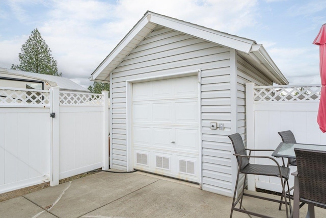 17110 W Boone Ln, Medical Lake, WA 99022 - detached garage with a gate
