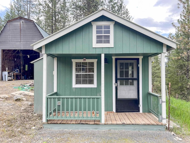 2010 Clemons Rd, Rice, WA 99167 - view of outdoor structure featuring a porch
