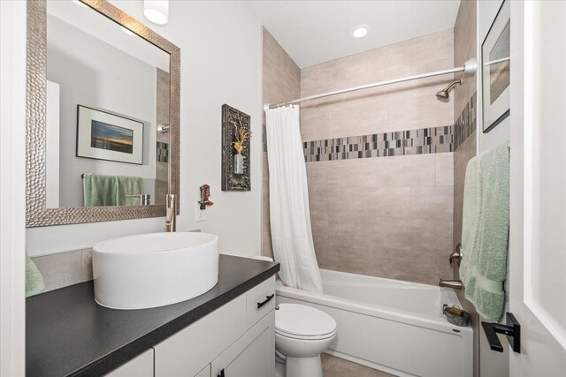 220 E Meadowlane Rd, Spokane, WA 99224 - full bathroom with vanity, shower / bath combo with shower curtain, toilet, and recessed lighting