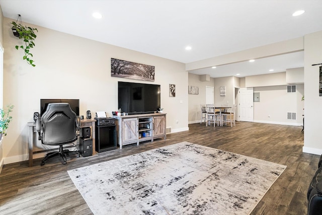 3515 W Excell Ln, Spokane, WA 99208 - living area featuring wood finished floors, baseboards, and recessed lighting