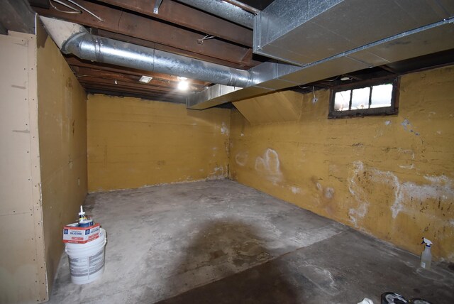 1103 E Longfellow Ave, Spokane, WA 99207 - view of below grade area
