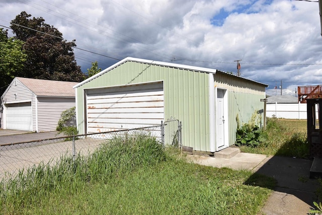 1103 E Longfellow Ave, Spokane, WA 99207 - view of detached garage