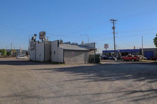2208 N Park Rd, Spokane Valley, WA 99212 - view of property featuring uncovered parking