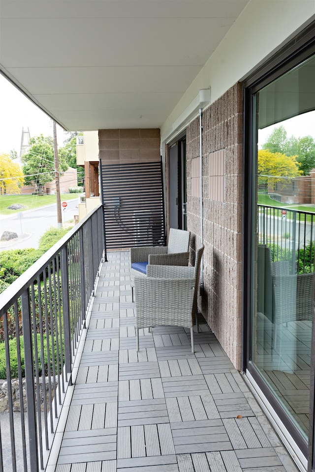 136 E Rockwood Blvd Unit 201, Spokane, WA 99202 - view of balcony