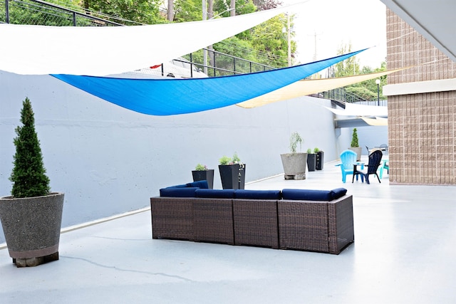 136 E Rockwood Blvd Unit 201, Spokane, WA 99202 - view of patio with outdoor lounge area