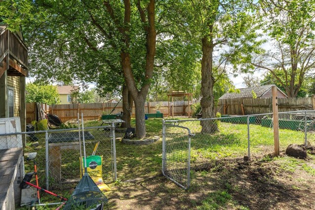 802 10th St, Davenport, WA 99122 - fenced backyard with a gate