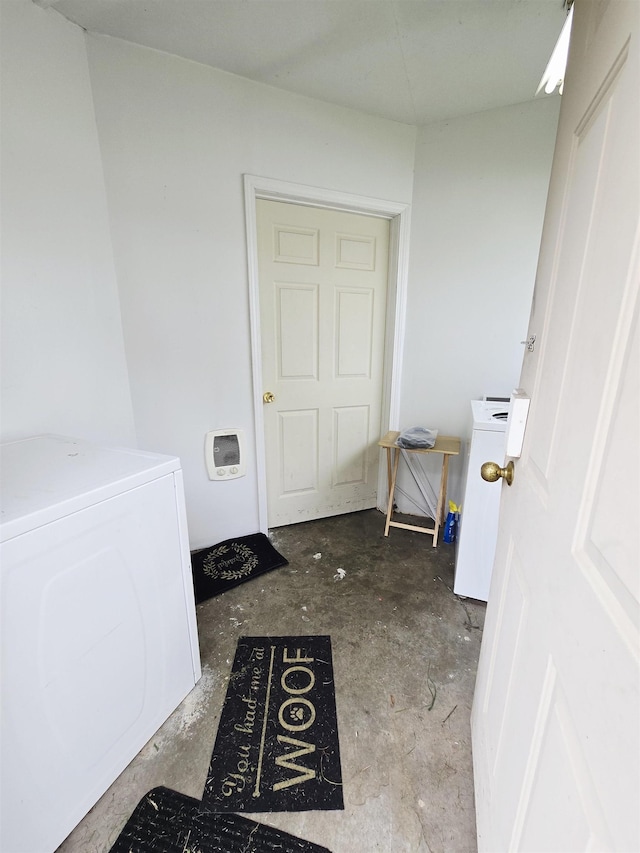 1304 E Hoffman Ave, Spokane, WA 99207 - property entrance featuring washer / dryer and heating unit