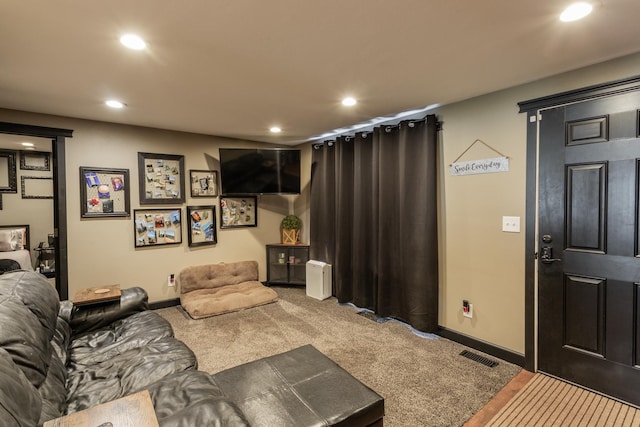 1207 E Bismark Ave, Spokane, WA 99208 - carpeted living room with recessed lighting and baseboards
