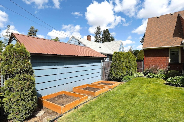 417 W 26th Ave, Spokane, WA 99203 - view of yard featuring a garden