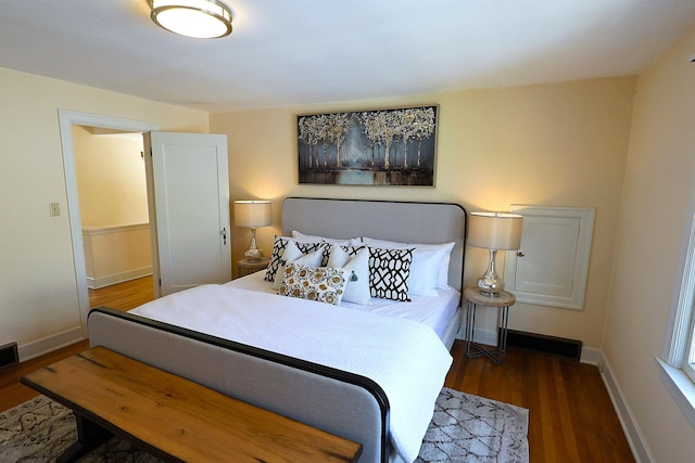 417 W 26th Ave, Spokane, WA 99203 - bedroom featuring wood finished floors and baseboards