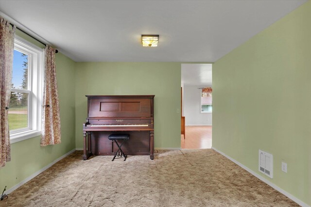 2111 W Mason Rd, Deer Park, WA 99006 - living area with carpet and baseboards