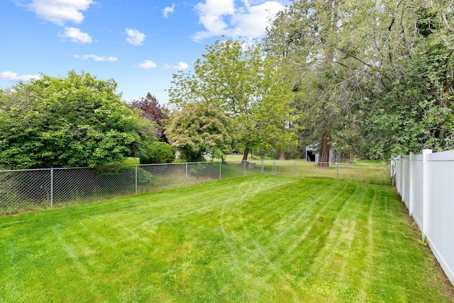 9815 E 44th Ave, Spokane Valley, WA 99206 - view of yard