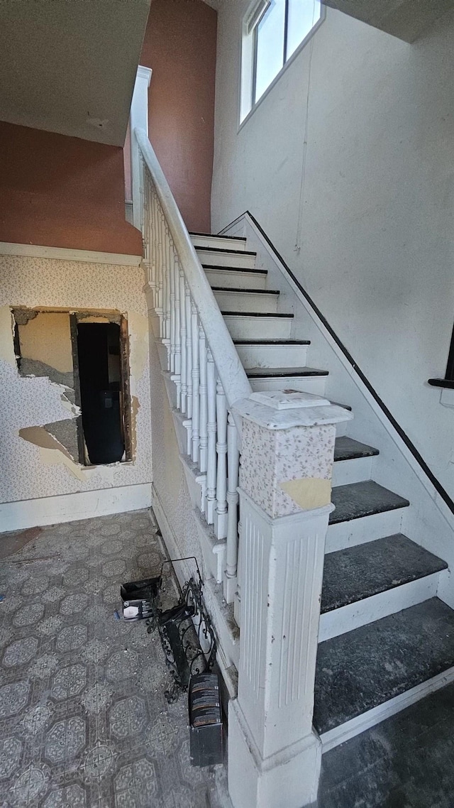 2524 W Dean Ave, Spokane, WA 99202 - view of stairs
