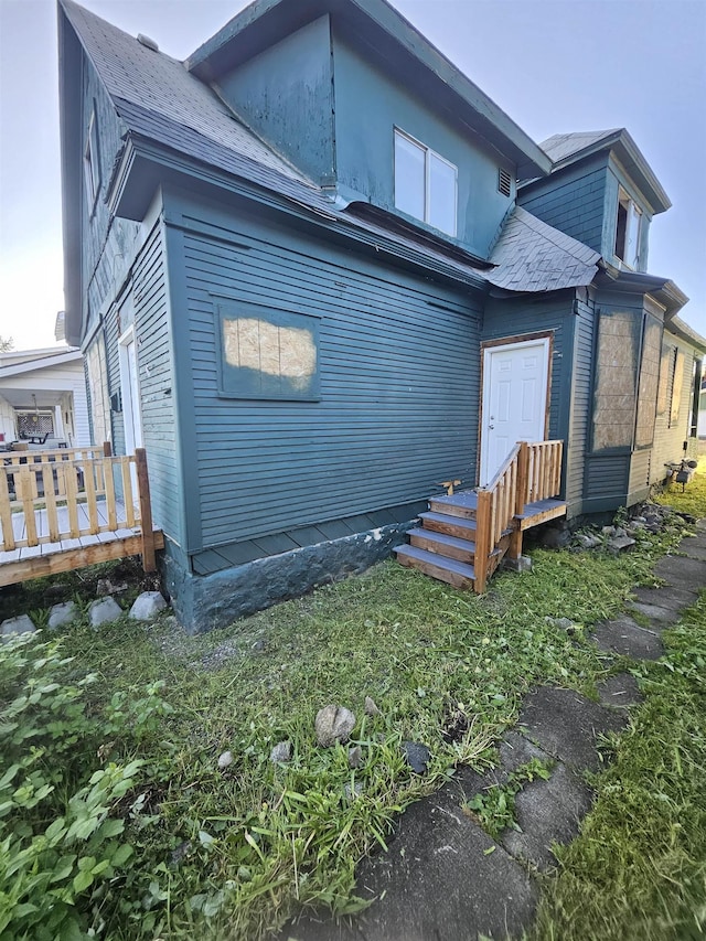 2524 W Dean Ave, Spokane, WA 99202 - rear view of house featuring roof with shingles