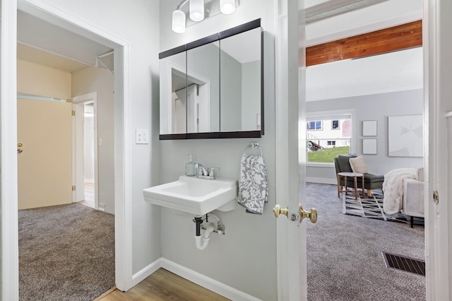 2526 E 8th Ave, Spokane, WA 99202 - bathroom with baseboards