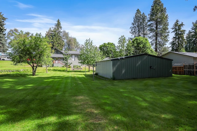2526 E 8th Ave, Spokane, WA 99202 - view of yard with an outbuilding
