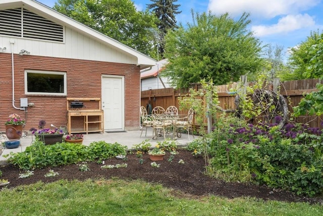 536 E 1st Ave, Colville, WA 99114 - view of yard featuring a patio